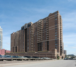 River West Apartments in Minneapolis, MN - Building Photo - Building Photo