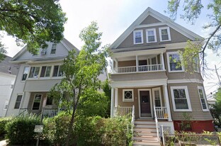 68 Willow Ave, Unit 2 in Somerville, MA - Building Photo