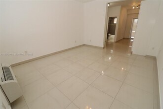 540 74th St in Miami Beach, FL - Building Photo - Building Photo