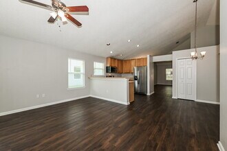 699 Bellshire Dr in Orange Park, FL - Building Photo - Building Photo