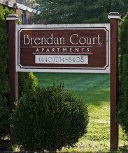 Brendan Court Apartments in North Olmsted, OH - Building Photo - Building Photo