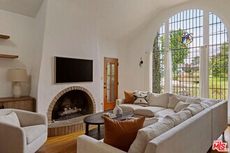 1700 Morada Pl in Altadena, CA - Building Photo - Building Photo