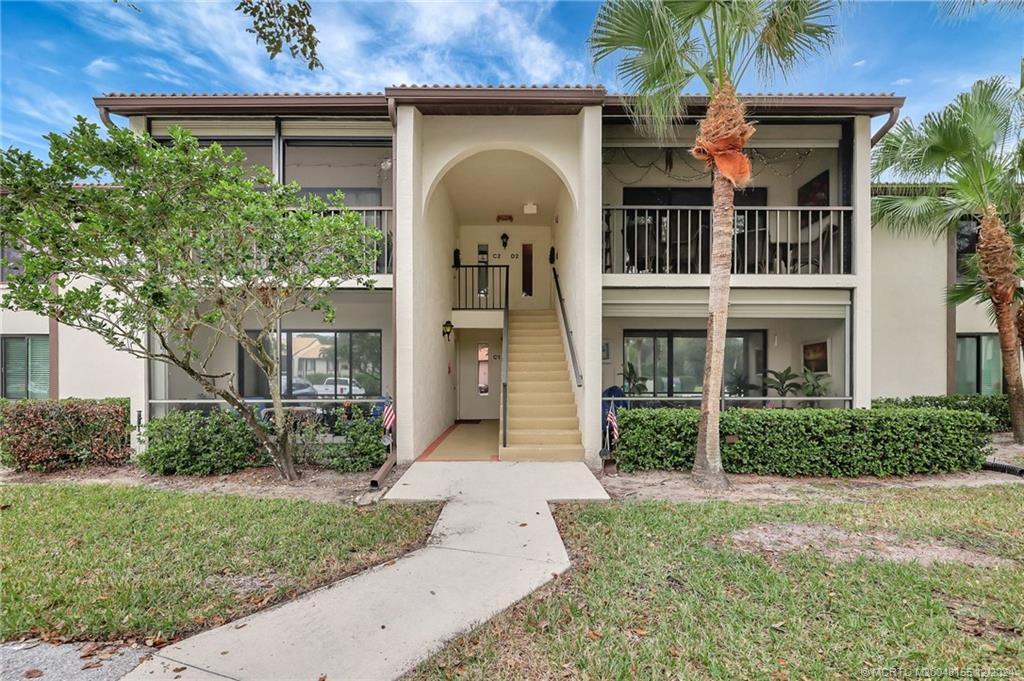 1965 SW Silver Pine Way in Palm City, FL - Foto de edificio