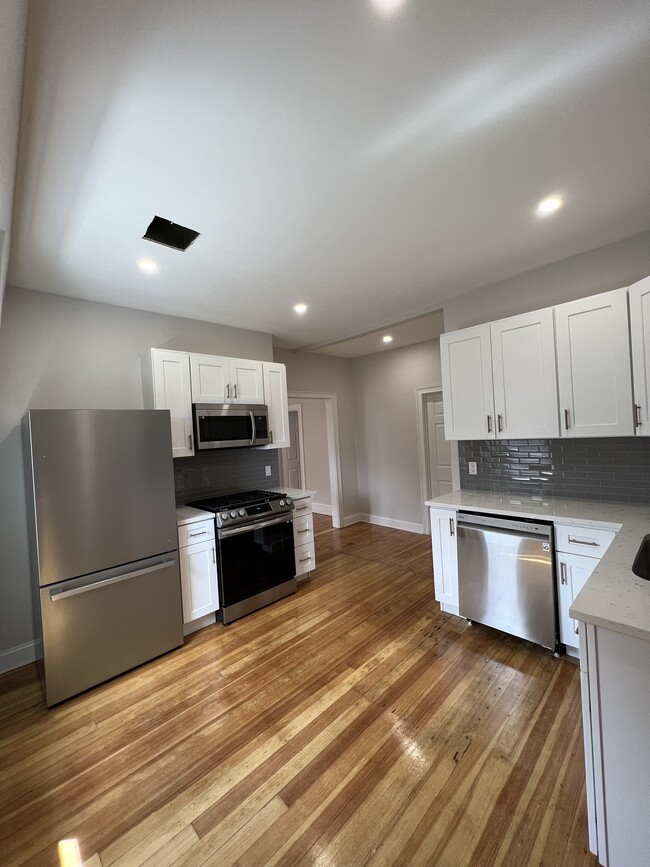 108 Vinton St, Unit 3