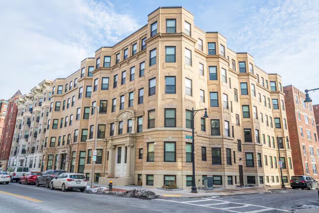 59 Hemenway St, Unit 11
