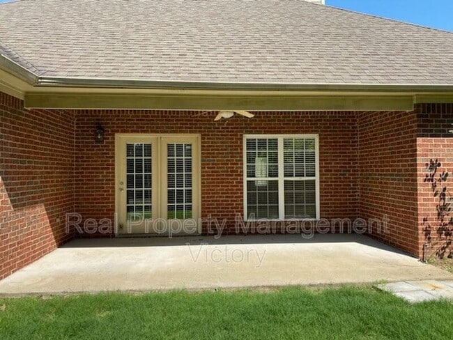981 Narrows Point Dr in Birmingham, AL - Building Photo - Building Photo