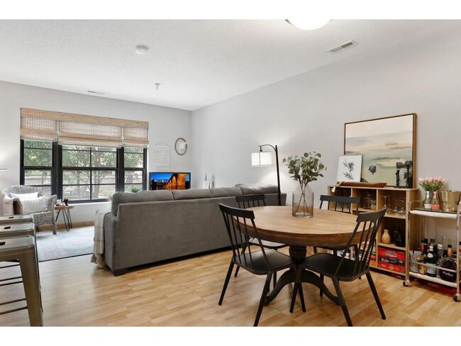 property at 2566 Ellis Ave