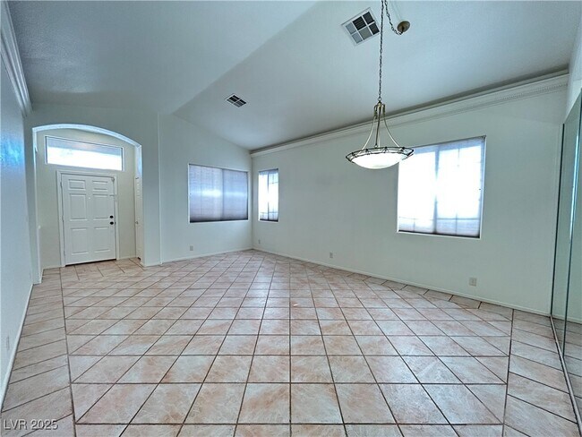 9757 Derbyhill Cir in Las Vegas, NV - Building Photo - Building Photo