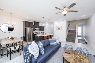 9902 Bijan Dr in Laredo, TX - Building Photo - Building Photo