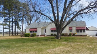 5251 NC-43 in Greenville, NC - Building Photo