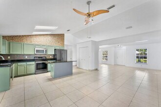 655 SE Ron Rico Terrace in Port St. Lucie, FL - Building Photo - Building Photo