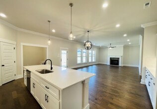 8889 Mountain Preserve Blvd SE in Gurley, AL - Foto de edificio - Building Photo