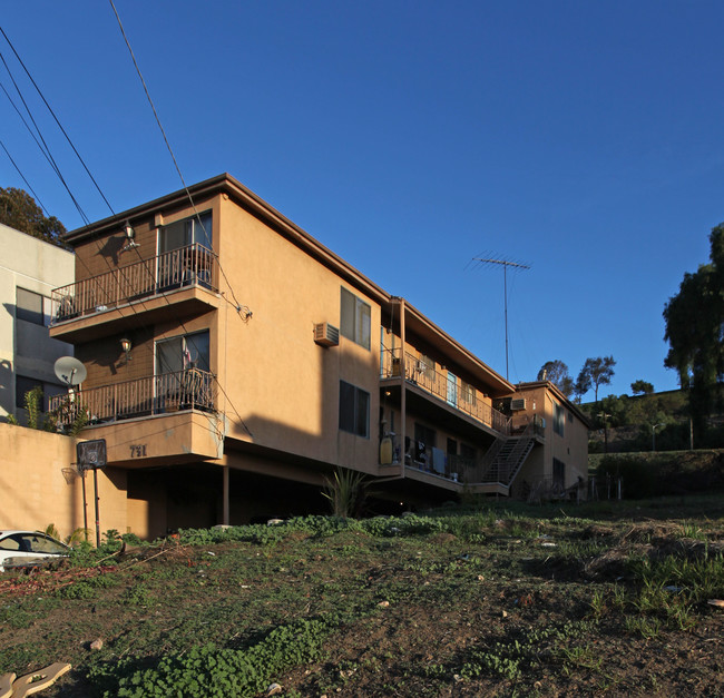 731 Bernard St in Los Angeles, CA - Foto de edificio - Building Photo