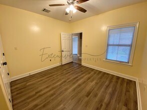 2131 La Cache Dr in Lake Charles, LA - Building Photo - Building Photo