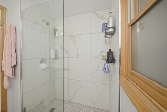 2035 W Huron St in Chicago, IL - Building Photo - Building Photo