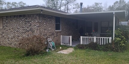 1107 Davis Dr in Atmore, AL - Building Photo - Building Photo