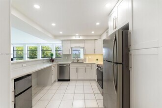 601 Three Islands Boulevard, Unit 402 in Hallandale Beach, FL - Building Photo - Building Photo