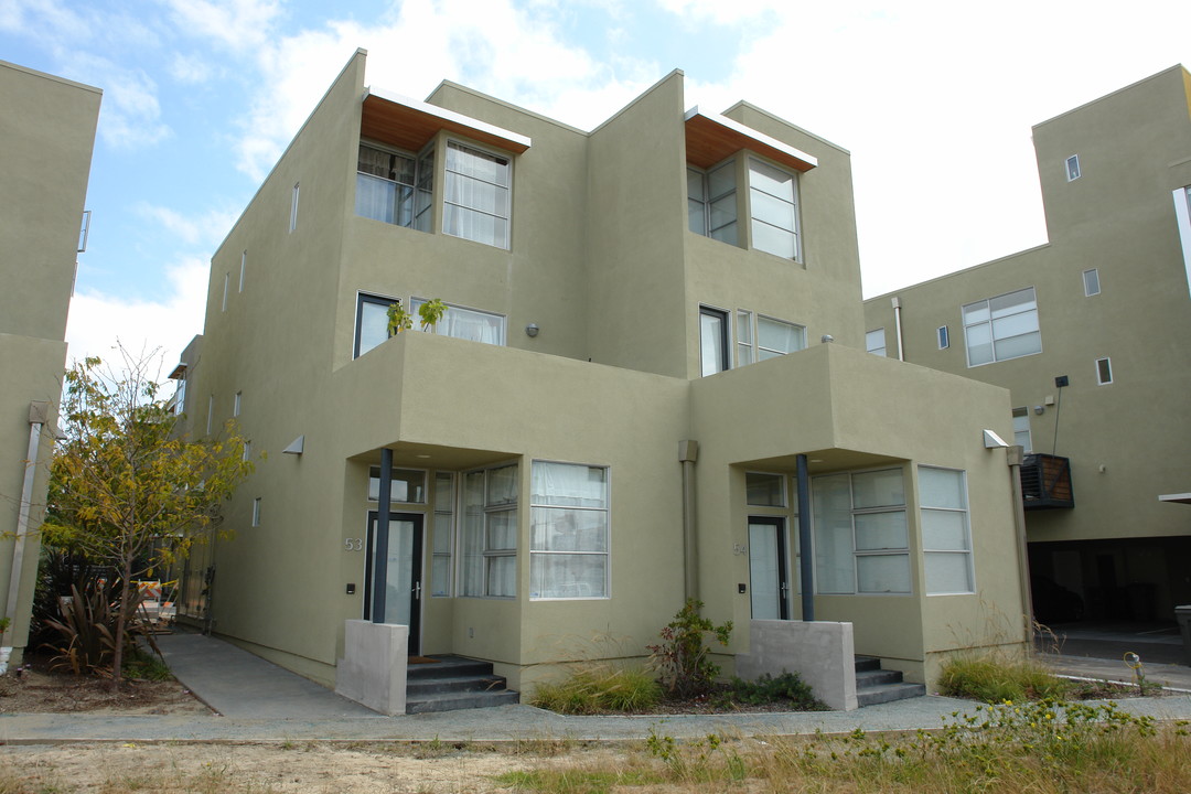 1330 Powell St in Emeryville, CA - Building Photo