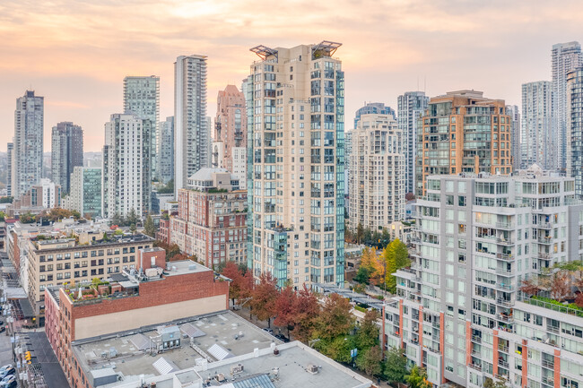 City Crest in Vancouver, BC - Building Photo - Building Photo