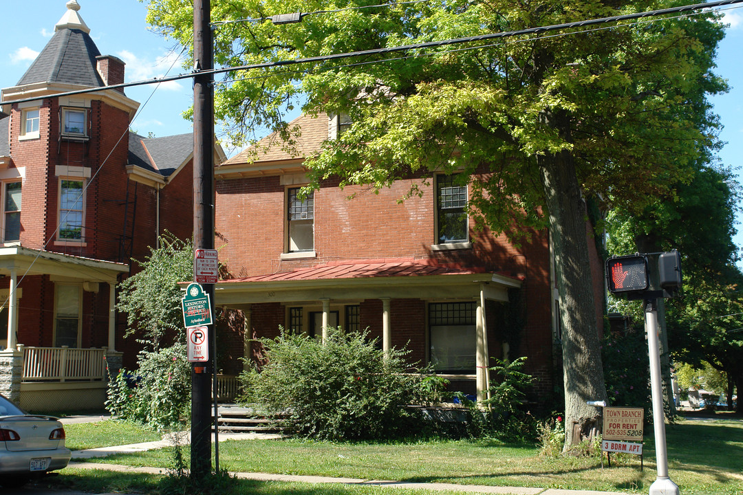 300 E Maxwell St in Lexington, KY - Foto de edificio
