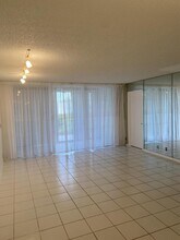 4110 Tivoli Ct, Unit 103 in Greenacres, FL - Building Photo - Building Photo
