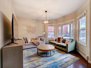 24 Britton St in Jersey City, NJ - Foto de edificio - Building Photo