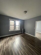 38 W 29th St, Unit 1D in Bayonne, NJ - Building Photo - Building Photo