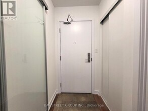 2433 Dufferin St in Toronto, ON - Building Photo - Building Photo