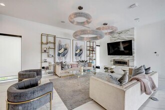 4028 Chatham Ln in Houston, TX - Building Photo - Building Photo