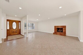 4420 Lowell Ave in Glendale, CA - Foto de edificio - Building Photo