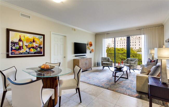 100 Andalusia Ave, Unit 301 in Coral Gables, FL - Foto de edificio - Building Photo