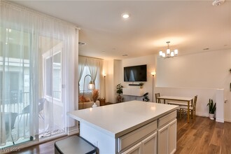 25 Barbara Ln in Las Vegas, NV - Foto de edificio - Building Photo