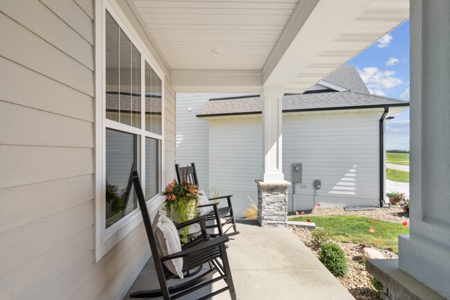 928 Long Dr in Solon, IA - Building Photo - Building Photo