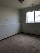 8011 Hudson Dr in Pasco, WA - Building Photo - Building Photo