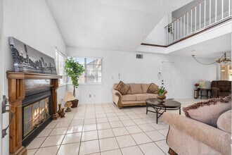 42851 Lemonwood Dr in Lancaster, CA - Building Photo - Building Photo