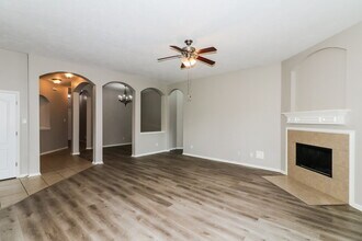 3951 Eastland Lake Dr in Richmond, TX - Building Photo - Building Photo