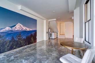 512 NE 56th Ave in Portland, OR - Building Photo - Building Photo