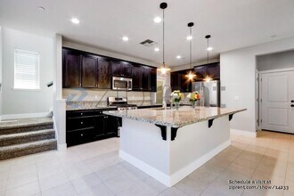 1125 Berkshire Dr in Lathrop, CA - Building Photo - Building Photo