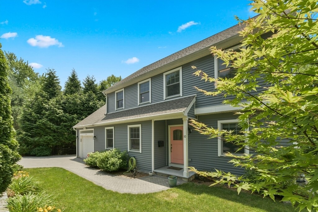 10 Farrow St in Winchester, MA - Building Photo