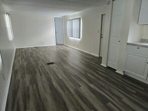 106 49th Ave W in Bradenton, FL - Foto de edificio - Building Photo