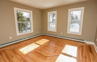 1142 Cilley Rd, Unit Unit 1 in Manchester, NH - Building Photo - Building Photo