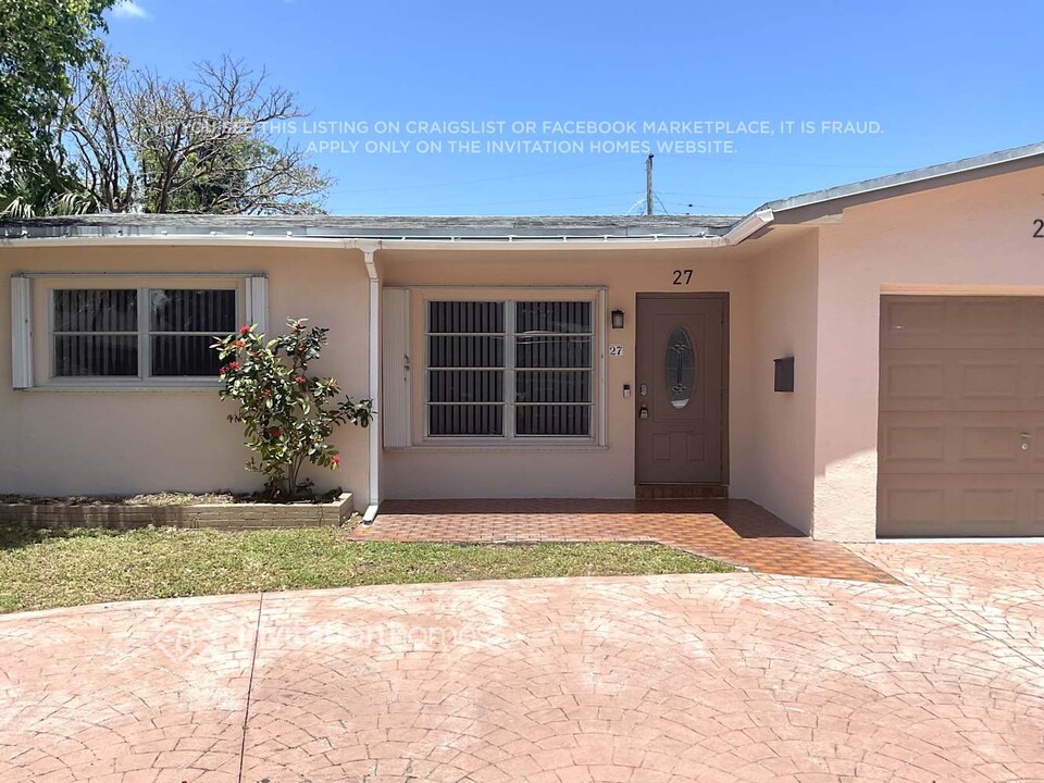 27 SE 13th Terrace in Dania Beach, FL - Building Photo