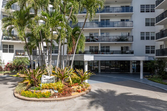 The Warwick Condominium in Fort Lauderdale, FL - Building Photo - Building Photo