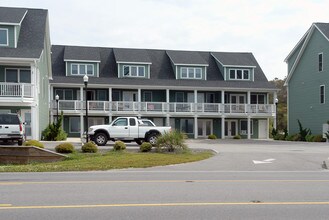 5016 E Oak Island Dr in Oak Island, NC - Building Photo - Building Photo