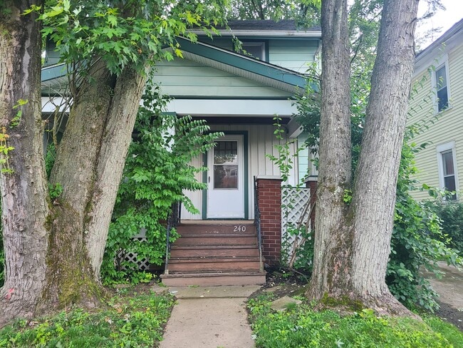 240 Poplar St in Mansfield, OH - Building Photo - Building Photo