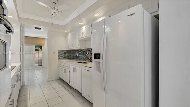 205 Dunwoody Ln in Hollywood, FL - Building Photo - Building Photo