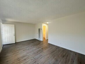 1123 Ohio Ave in Long Beach, CA - Foto de edificio - Building Photo
