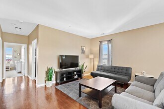 71 NORTH St-Unit -503 in Jersey City, NJ - Building Photo - Building Photo