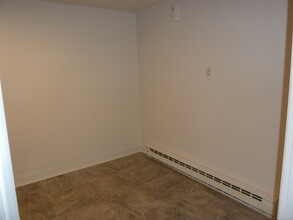 15 Forest St in Torrington, CT - Building Photo - Building Photo