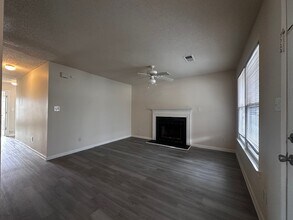 2909 Spring Garden St, Unit 2909-C in Greensboro, NC - Building Photo - Building Photo